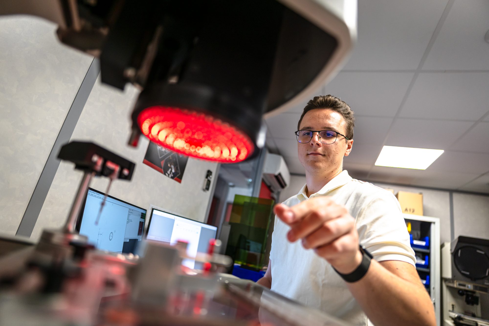 Inspection of a part on an optical measuring machine